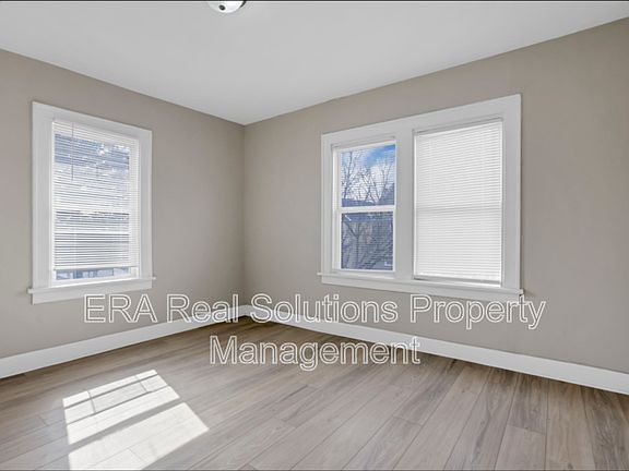 5th image of 386 S Yale Ave