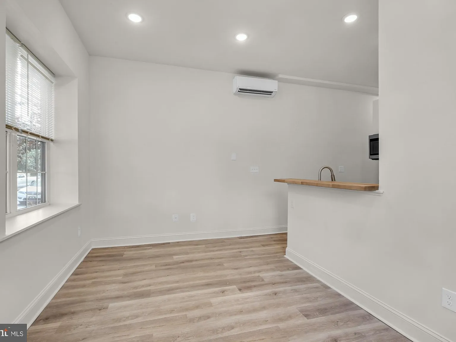 2 bed, 1.0 bath, $1,395 — Photo 3