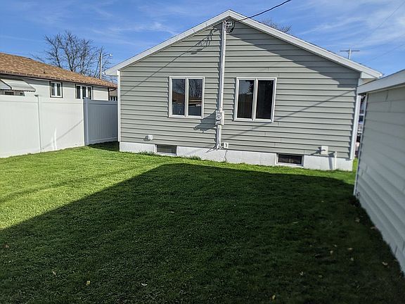 5th image of 48 Norman Dr