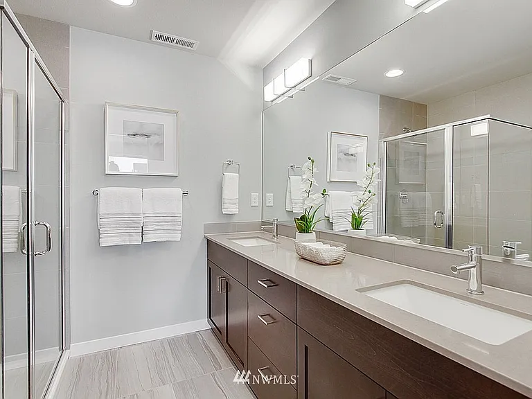 2205 NE 88th St — Photo 12