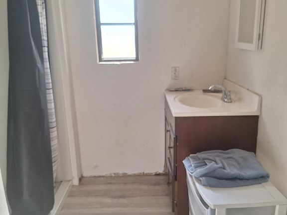 3rd image of 111 Pine Tree Dr