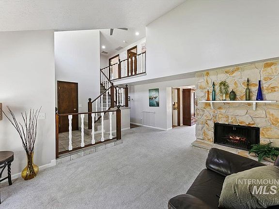 4th image of 385 W Charlwood Ct