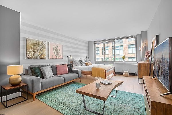 1st image of 130 W 15th St APT 4S