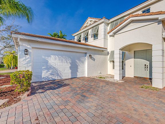 3rd image of 118 Palm Beach Plantation Boulevard