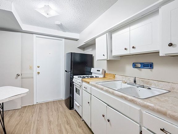 3rd image of 2314 Walnut St APT 1