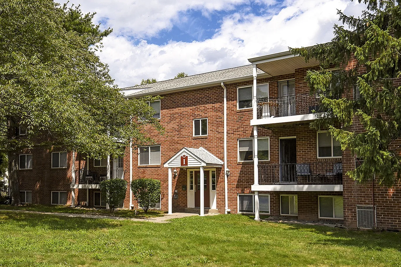 Jamestown Village Apartments — Photo 3