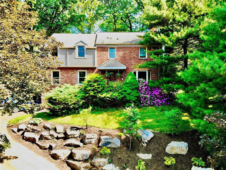 1st image of 164 Woodshire Dr