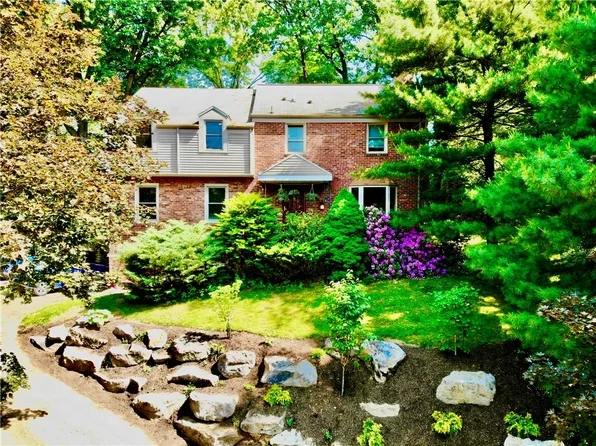 164 Woodshire Dr, Pittsburgh, PA 15215