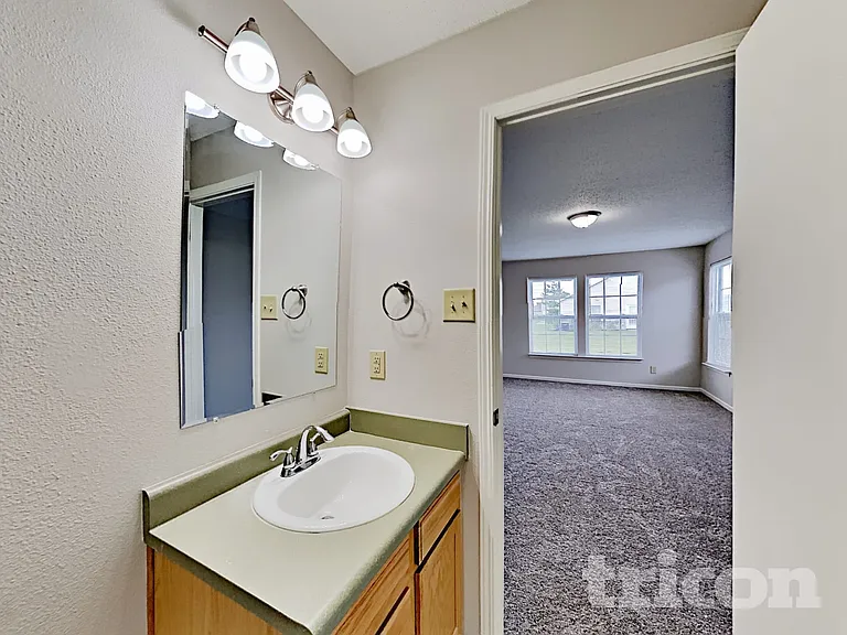 746 Streamside Dr — Photo 9