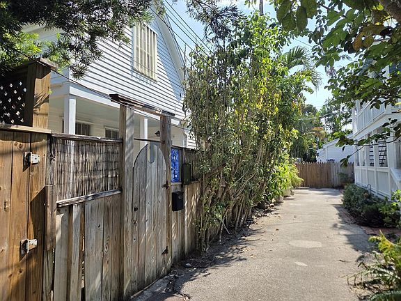 2nd image of 614 Roberts Ln