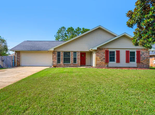 541 E Timberlake Dr, Mary Esther, FL 32569