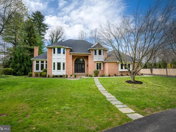 96 Chew Ln, Wayne, PA 19087