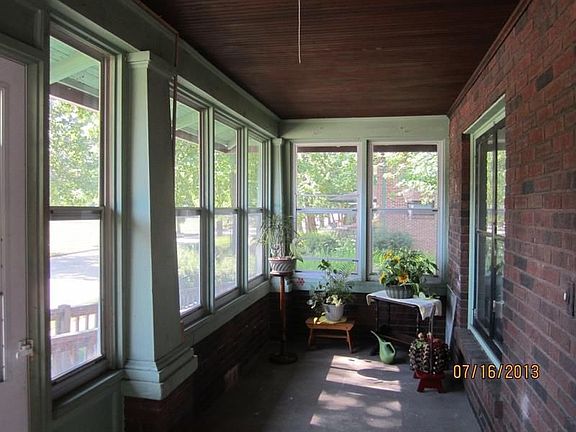 3rd image of 36 N Seymour St