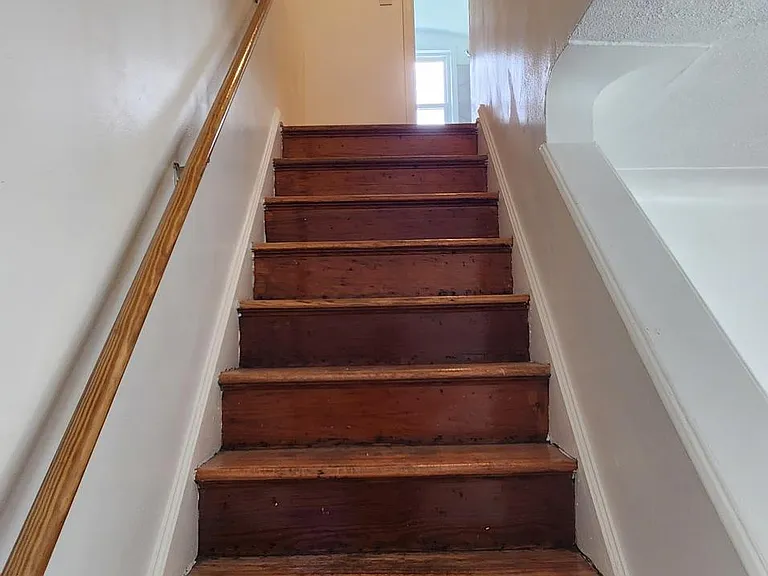 9024 Evergreen Ave — Photo 3