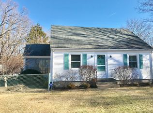 475 Knotty Oak Rd, Coventry, RI 02816