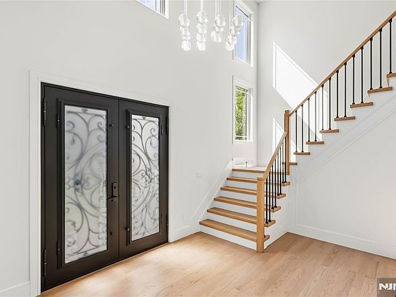 4th image of 35 Harvey Street