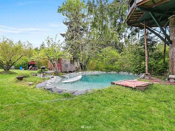 Pool/Treehouse