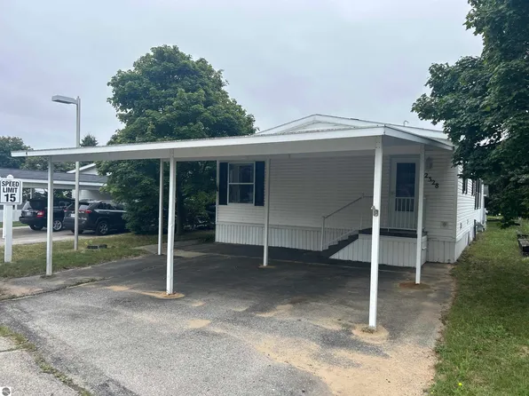 2328 Leisure Ln, Traverse City, MI 49686