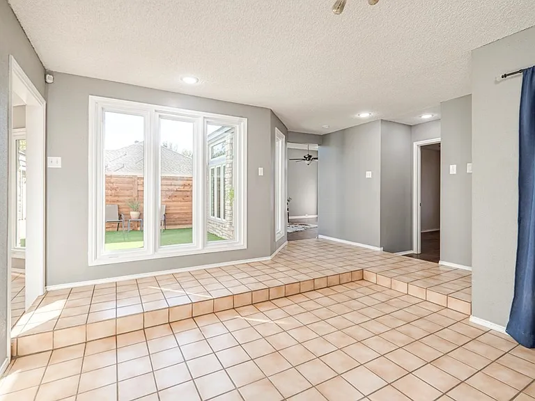 2202 Wydewood Dr — Photo 7
