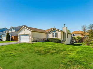 2708 W Lucia Ave, Waukegan, IL 60085