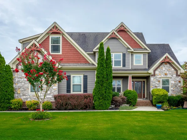 8780 Seven Lakes Dr, Ooltewah, TN 37363