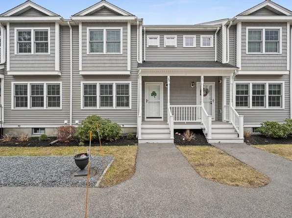 30 Great Cedar Dr #30, Hanson, MA 02341