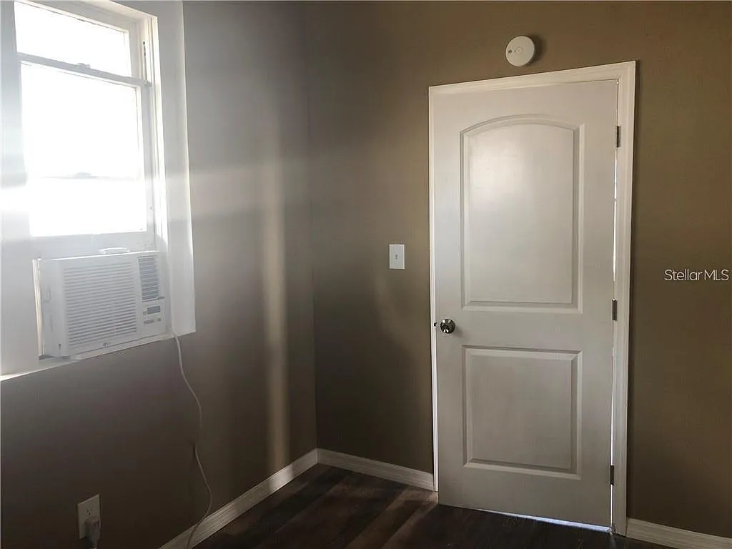 1 bed, 1.0 bath, 512 sqft, $1,100 — Photo 3