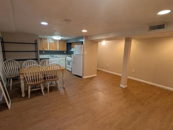 @bedrrom apartment in South Oakland