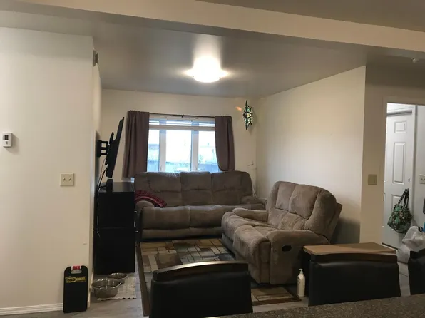 427 Manignaq St, Bethel, AK 99559