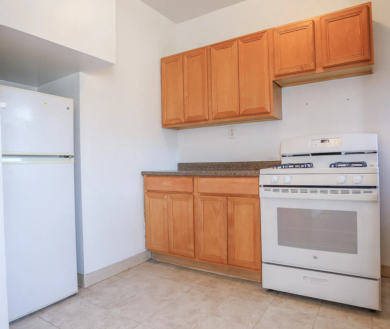 Studio, 350 sqft, $1,275 — Photo 2