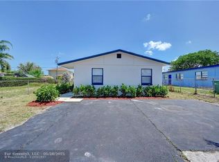 1401 W 33rd St, Riviera Beach, FL 33404