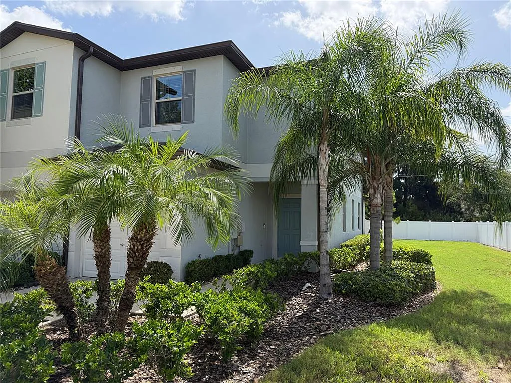 2 bed, 2.5 bath, 1548 sqft, $2,200 — Photo 3