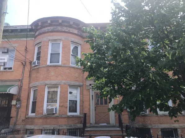 575 Crescent St, Brooklyn, NY 11208