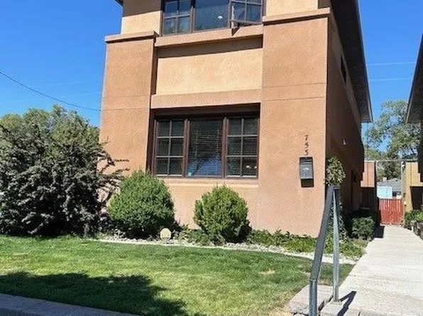 753 Oak St, Elko, NV 89801