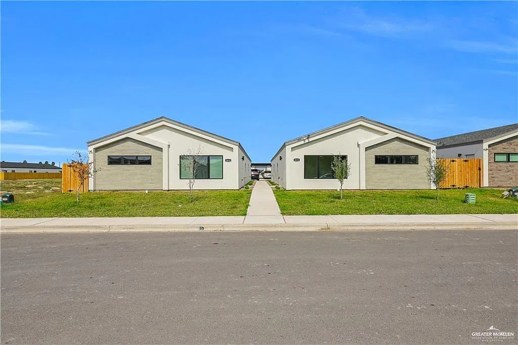 2 bed, 2.0 bath, 1110 sqft, $1,200 — Photo 1