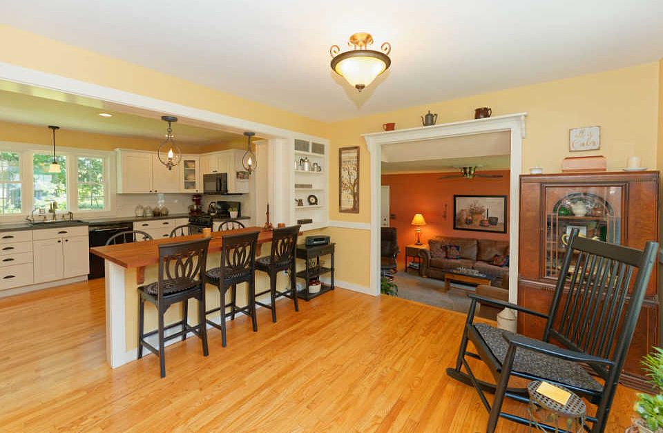 1st image of 25 Sandalwood Ln