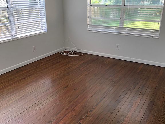 5th image of 1034 NE 34th St
