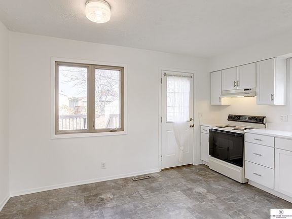 4th image of 202 Glendale Cir