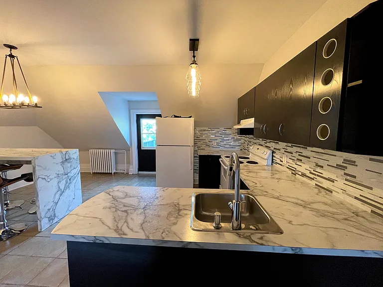377 Stewart St #6 — Photo 7