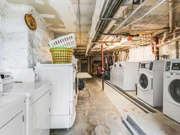 322 6th Street image 8 of 10