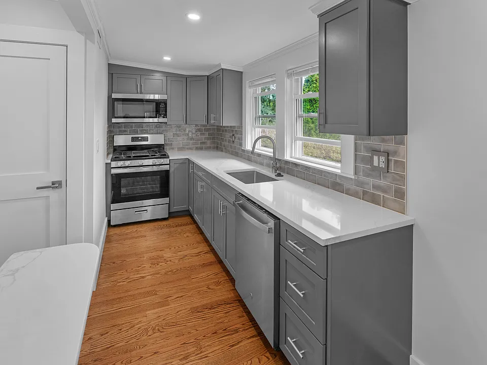 8 Appleton St #2