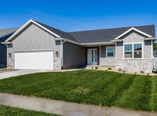 518 Grey Slate Dr SW, Cedar Rapids, IA 52404
