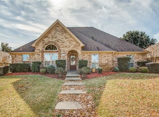1920 Glenbrook Ct, Bedford, TX 76021