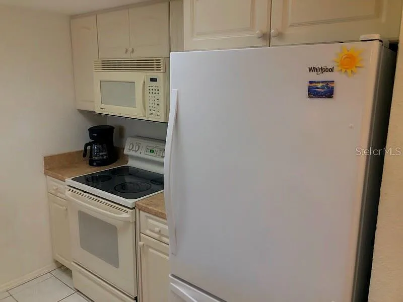 2 bed, 2.0 bath, 893 sqft, $1,900 — Photo 4