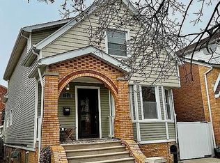 2713 Trowbridge St, Hamtramck, MI 48212