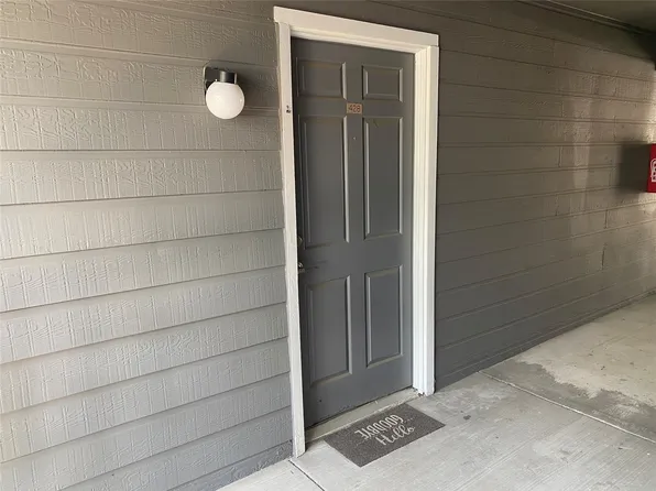 18333 Roehampton Dr APT 428, Dallas, TX 75252