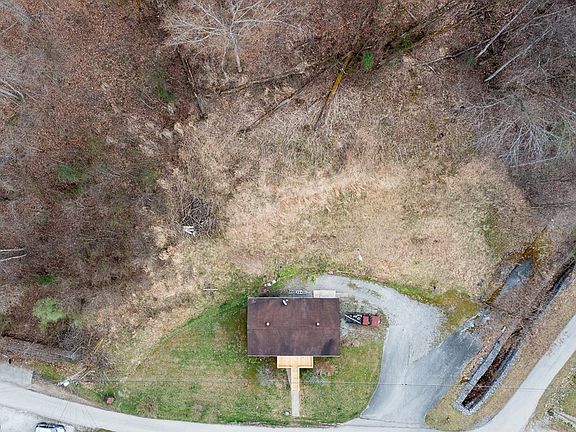 2nd image of 308 Eversole Hollow Rd