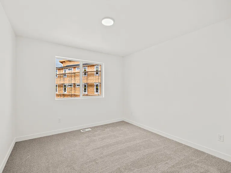 232 E 860 S — Photo 22