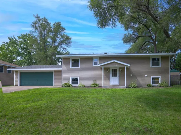 10508 Xavis St NW, Coon Rapids, MN 55433