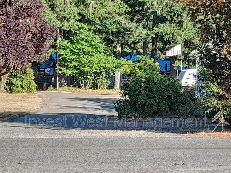 Country Setting Single Wide Manufactured Home Silverbrook RV Park 626